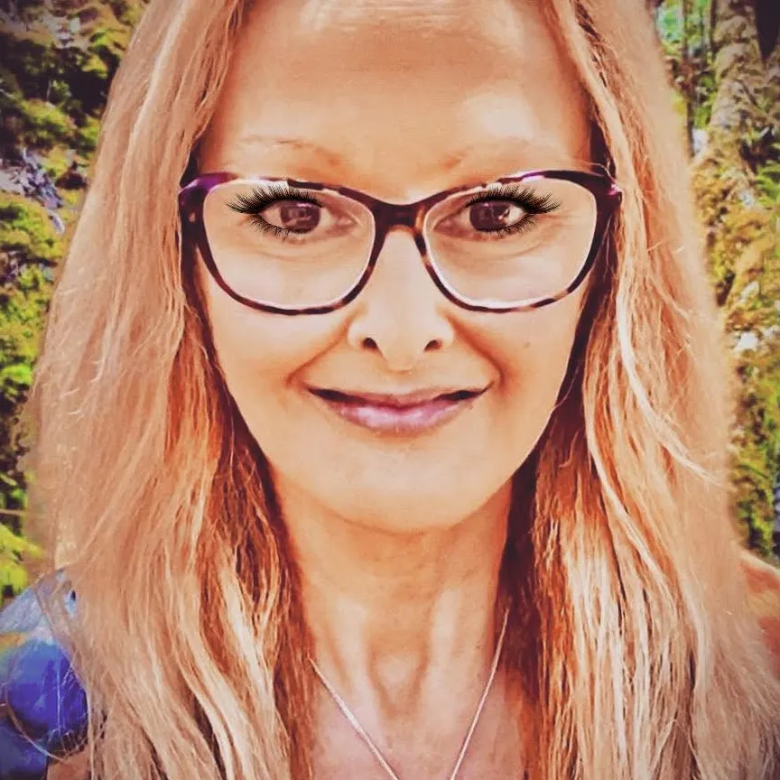 Tara Julie Clarke profile picture